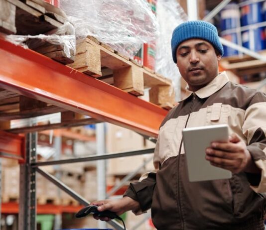 Améliorer la performance d'un entrepôt avec un Warehouse Management System (WMS)