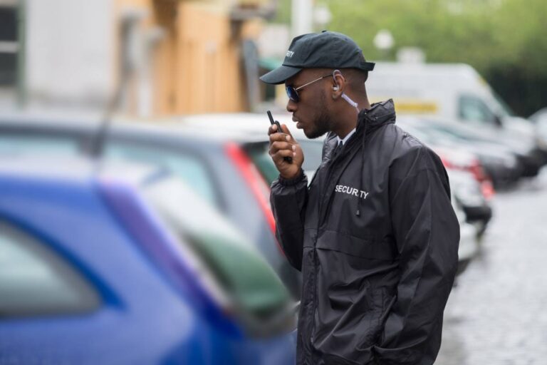 Protégez-vous au travail : le bon équipement pour un agent de sécurité