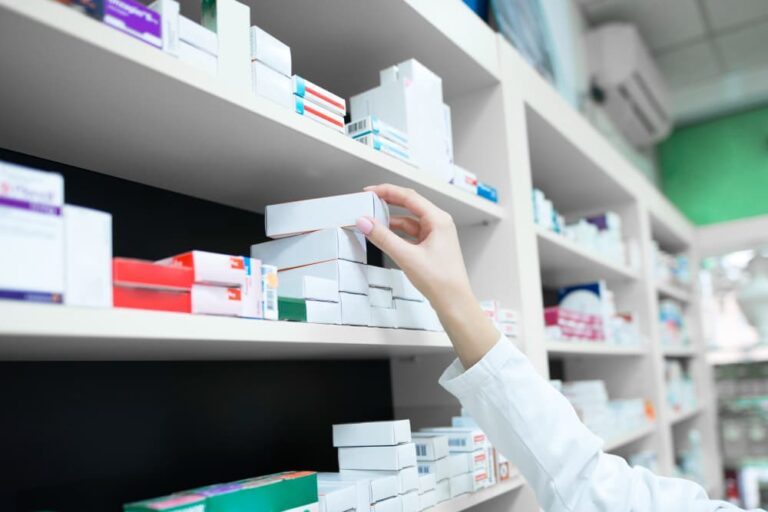 gestion étiquettes produits en pharmacie